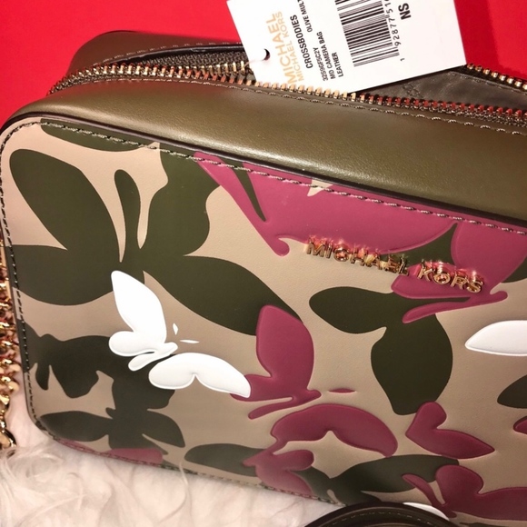 ๐บ NEW MK MICHAEL KORS OLIVE CROSSBODY butterflies - Picture 3 of 8